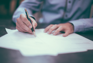 How Recruiters Review Applications Efficiently